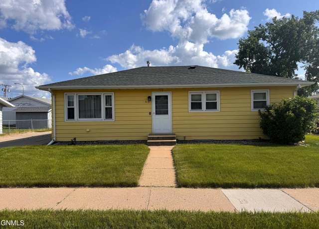 Property at 315 Ingals Ave, Bismarck, ND 58504, 3 beds, 2 baths
