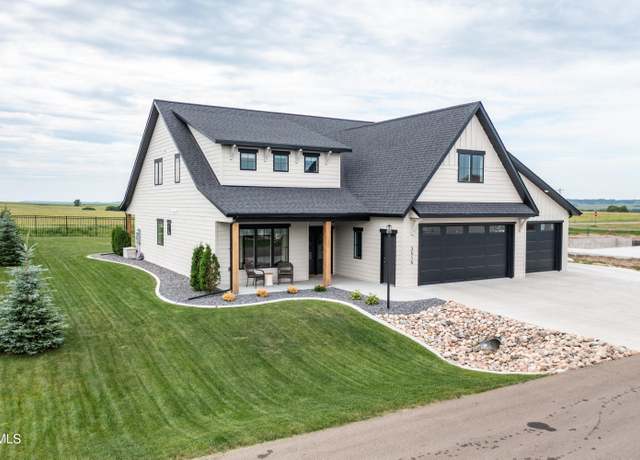 Property at 3515 Palmer Pl, Bismarck, ND 58503, 4 beds, 2.5 baths
