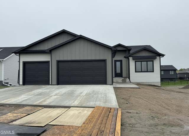 Property at 4002 Steel St, Bismarck, ND 58503, 4 beds, 3 baths