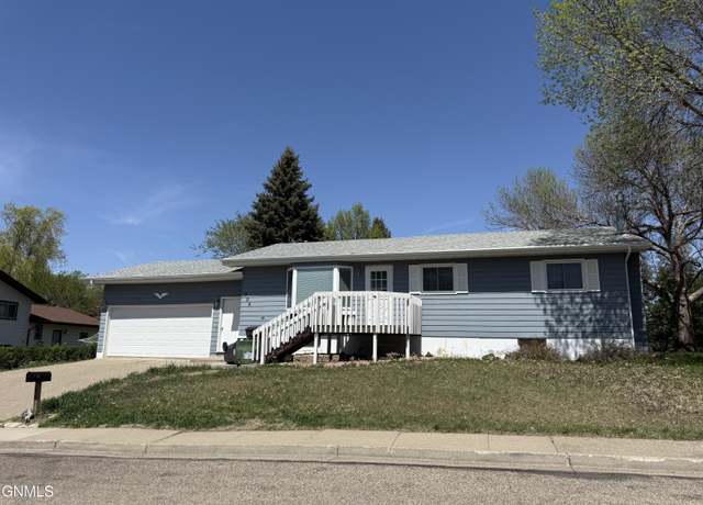Property at 704 6th St NE, Mandan, ND 58554, 4 beds, 2 baths