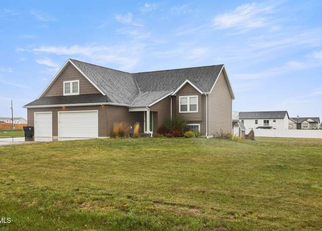 Property at 13657 Mulberry Loop NW, Williston, ND 58801, 3 beds, 2 baths