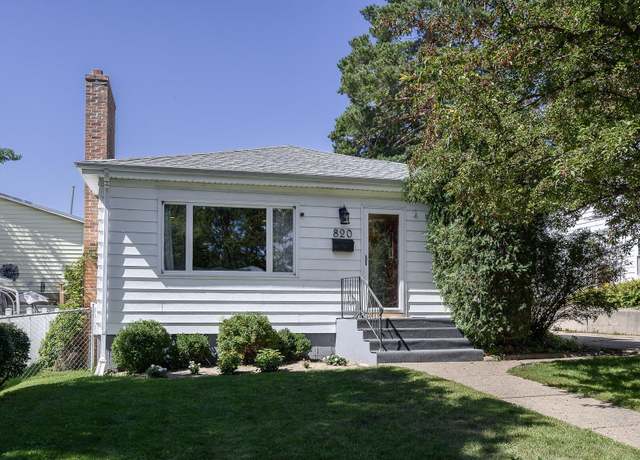 Property at 820 1st St, Bismarck, ND 58501, 4 beds, 2 baths
