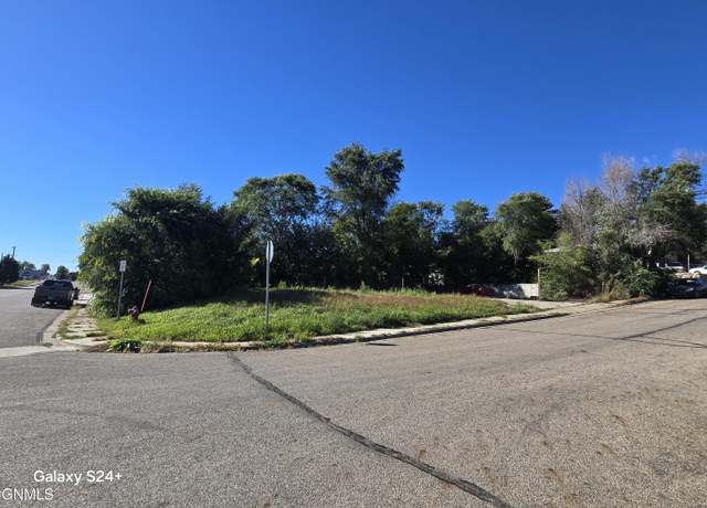 Property at 1310 2nd St NE, Mandan, ND 58554