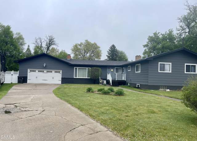 Property at 934 2nd Ave NW, Jamestown, ND 58401, 4 beds, 2 baths