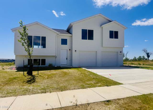 Property at 3201 10th Ave NE, Watford City, ND 58854, 3 beds, 2 baths