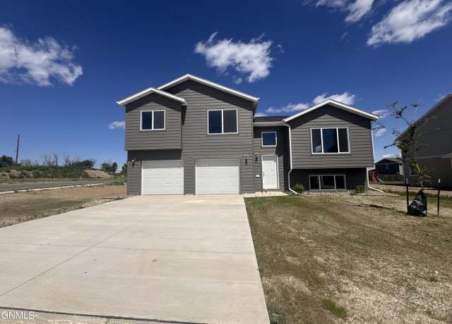 Property at 3202 10th Ave NE, Watford City, ND 58854, 3 beds, 2 baths