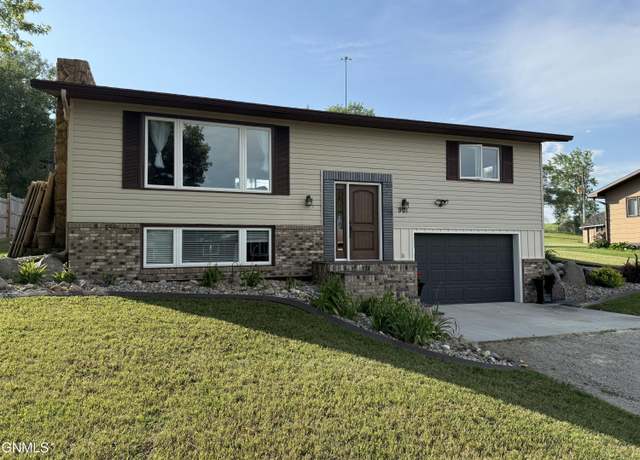 Property at 901 Hanna Ave, Valley City, ND 58072, 2 beds, 2 baths
