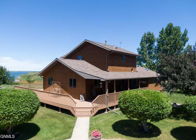 Property at 4701 7th St NW #2, Hazen, ND 58545, 3 beds, 2 baths