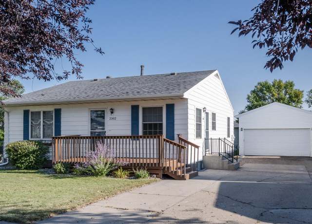 Property at 2302 Hoover Ave, Bismarck, ND 58501, 5 beds, 2.5 baths