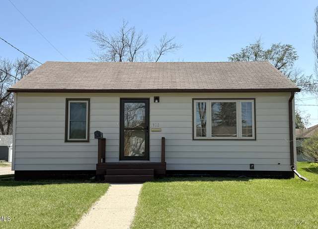 Property at 910 11th St SE, Jamestown, ND 58401, 2 beds, 1 bath