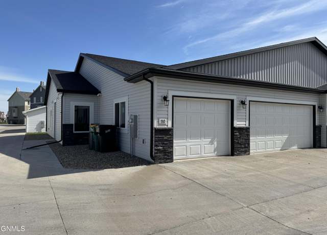 Property at 110 Kenner Loop, Bismarck, ND 58504, 3 beds, 2 baths