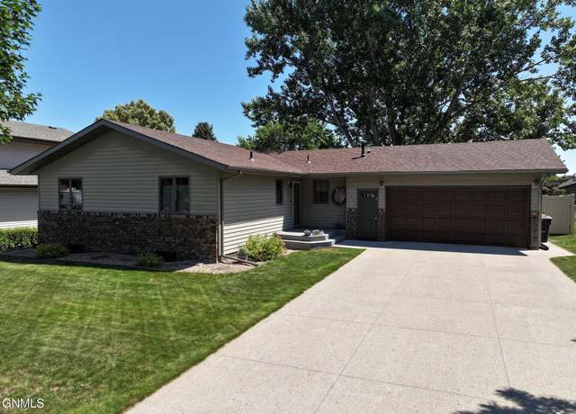 Property at 1861 22nd St N, Bismarck, ND 58501, 4 beds, 2 baths