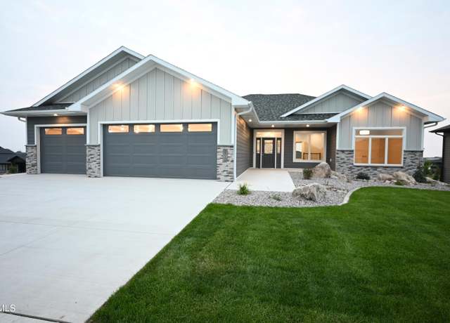 Property at 5903 Heritage Rdg Rd, Bismarck, ND 58503, 4 beds, 3.5 baths
