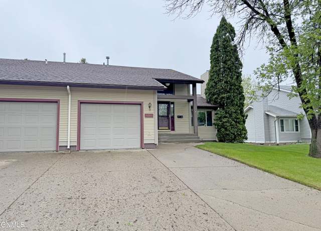 Property at 1740 Grandview Ln, Bismarck, ND 58503, 3 beds, 2 baths