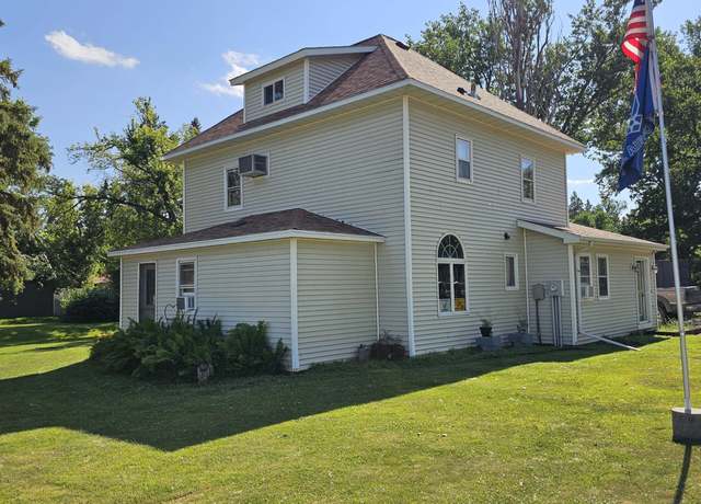 Property at 715 4th St, Edgeley, ND 58433, 4 beds, 2 baths
