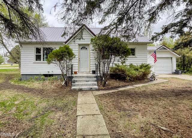 Property at 20 3rd Ave, Makoti, ND 58756, 3 beds, 1 bath