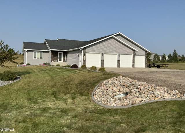 Property at 13918 Saddlehorn Dr, Bismarck, ND 58503, 5 beds, 3.5 baths