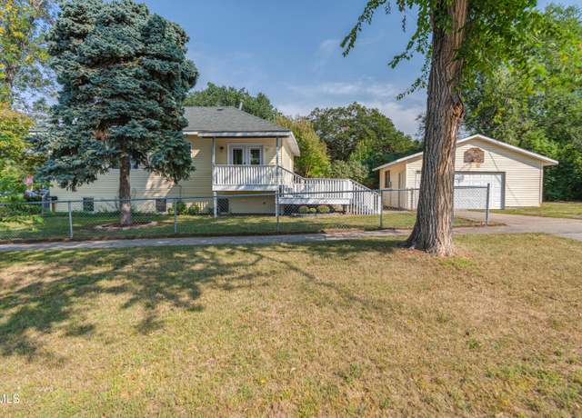 Property at 701 N 9th St, Bismarck, ND 58501, 4 beds, 2 baths