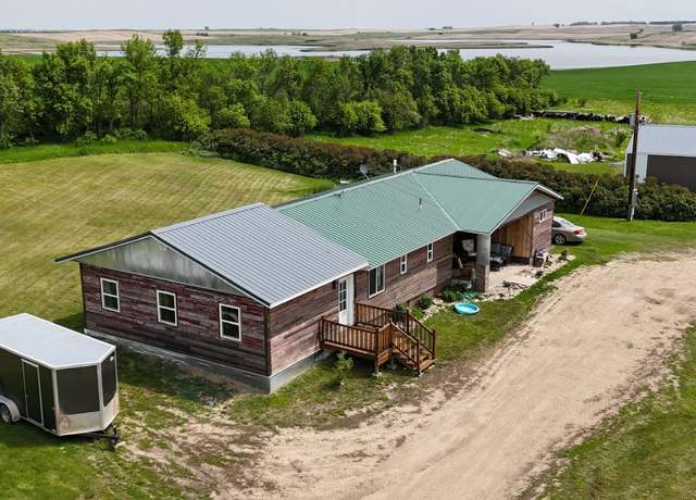 Property at 1632 12th Ave NW, Turtle Lake, ND 58575, 5 beds, 2.5 baths