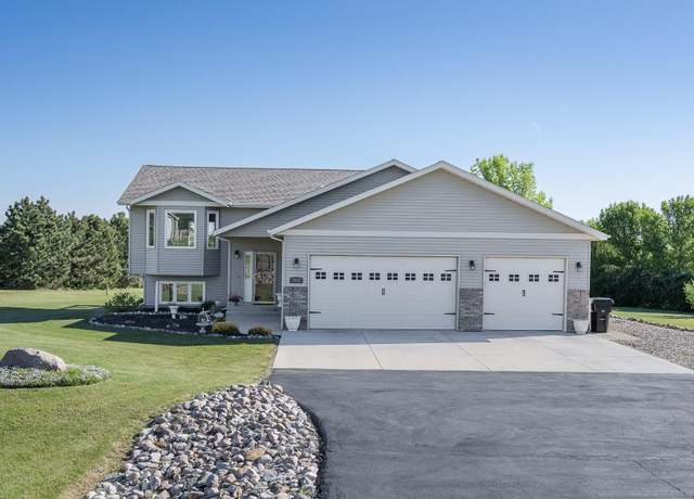 Property at 3616 Southridge Ln, Bismarck, ND 58504, 4 beds, 3 baths