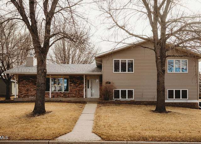 Property at 304 21st Ave NE, Jamestown, ND 58401, 4 beds, 2 baths