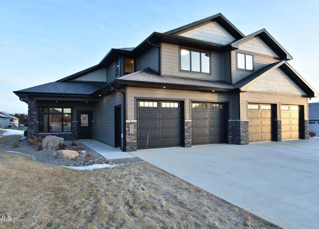 Property at 1014 Collective Ln, Bismarck, ND 58503, 3 beds, 2.5 baths