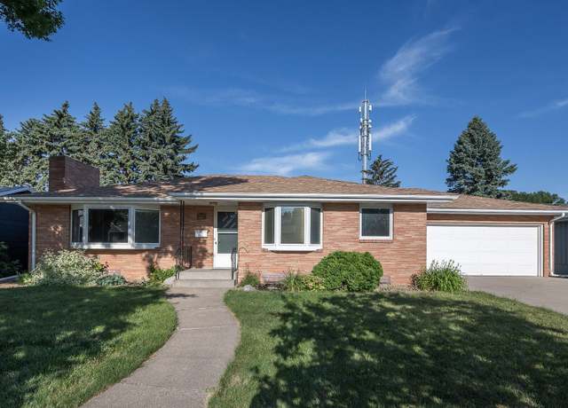 Property at 2036 Catherine Dr, Bismarck, ND 58501, 4 beds, 2.5 baths