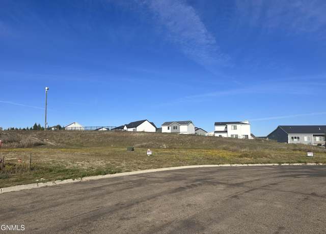 Property at 1502 Harp Hawk Dr, Bismarck, ND 58503