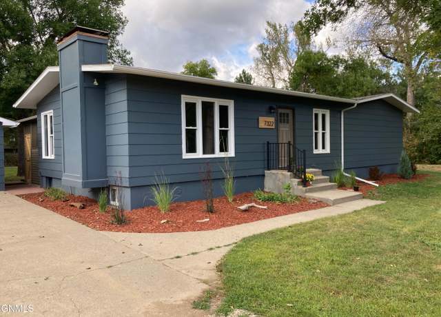Property at 7322 Lariat Ln, Bismarck, ND 58503, 5 beds, 2 baths