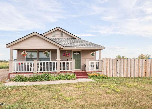 Property at 13828 Cottonwood St, Williston, ND 58801, 3 beds, 2 baths