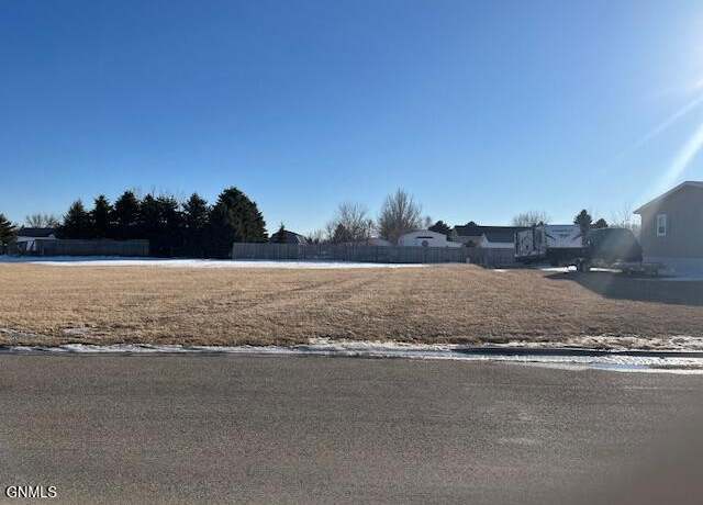 Property at 1409 10th St SW, Jamestown, ND 58401