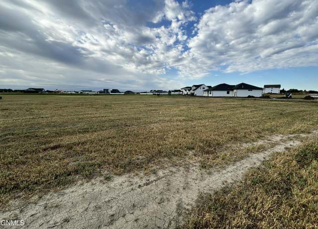 Property at 319 Kamrose Dr, Bismarck, ND 58504