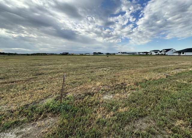 Property at 335 Kamrose Dr, Bismarck, ND 58504