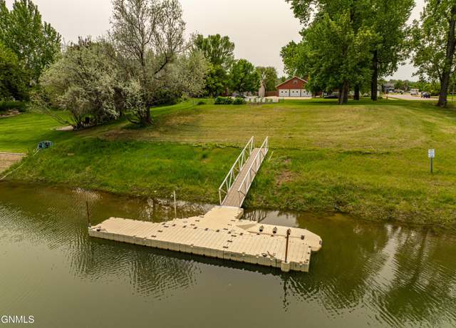 Property at 4710 Harbor Trl SE, Mandan, ND 58554