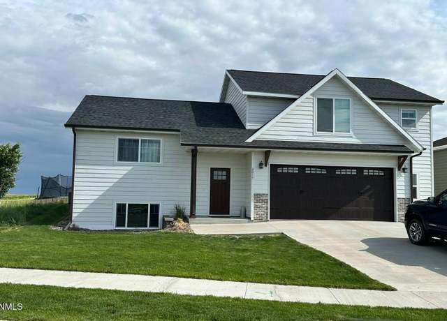 Property at 2017 Granite Rd, Watford City, ND 58854, 3 beds, 2 baths