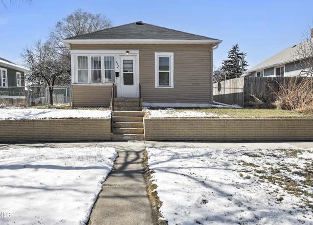 Property at 410 14 St, Bismarck, ND 58501, 2 beds, 1 bath