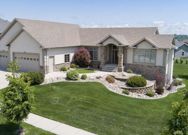 Property at 3201 Promontory Dr, Bismarck, ND 58503, 5 beds, 3 baths