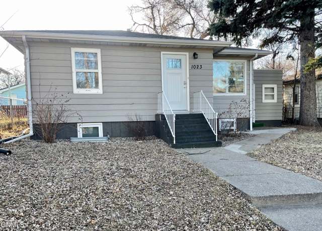 Property at 1023 N 7th St, Bismarck, ND 58501, 4 beds, 2 baths