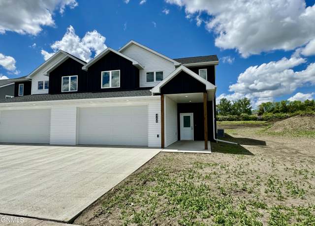 Property at 4208 Silver Blvd, Bismarck, ND 58503, 3 beds, 2.5 baths