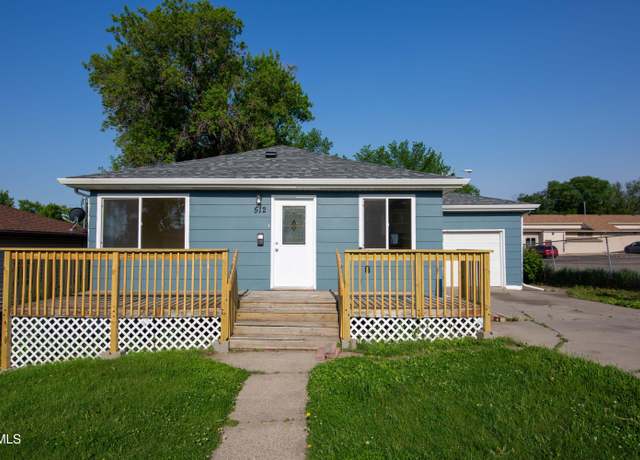Property at 512 N 22nd St, Bismarck, ND 58501, 5 beds, 2 baths