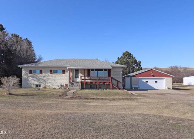 Property at 2071 38th St, Mandan, ND 58554, 4 beds, 2 baths