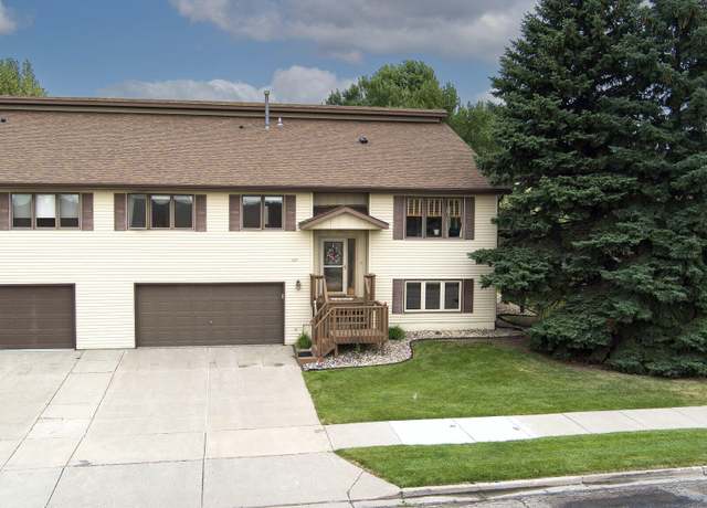 Property at 522 N 35th St, Bismarck, ND 58501, 3 beds, 2 baths
