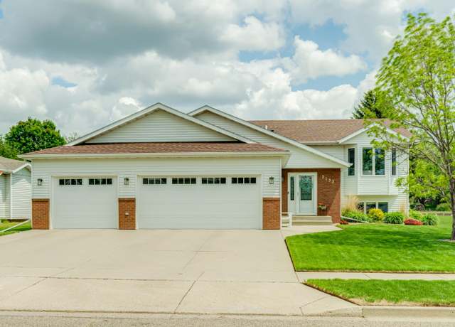 Property at 3133 Nevada St, Bismarck, ND 58503, 4 beds, 3 baths
