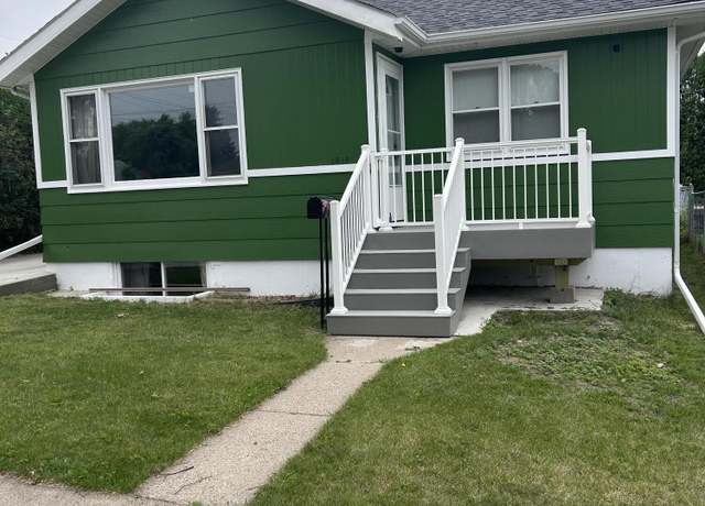 Property at 1818 E Ave D, Bismarck, ND 58501, 4 beds, 2 baths