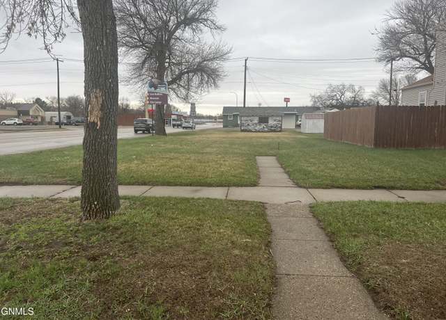 Property at 924 3rd Ave SE, Jamestown, ND 58401