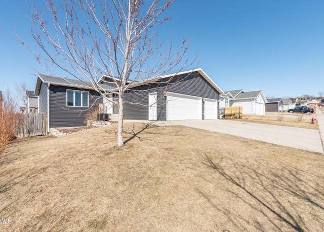 Property at 4716 Impala Ct NW, Mandan, ND 58554, 4 beds, 2 baths
