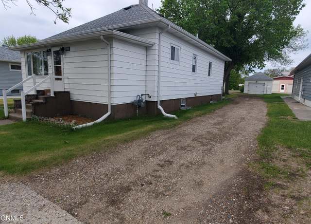 Property at 308 1st St NE, Linton, ND 58552, 4 beds, 1 bath
