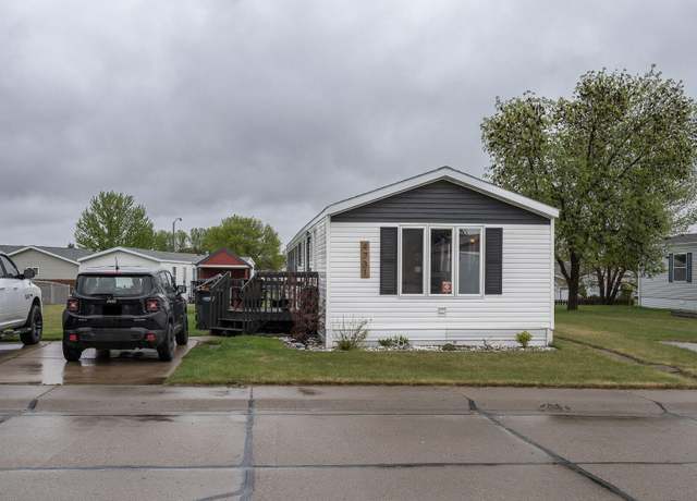 Property at 4731 British Dr, Bismarck, ND 58503, 3 beds, 2 baths