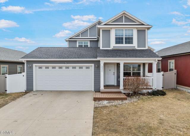 Property at 3321 36th St W, Williston, ND 58801, 4 beds, 2.5 baths