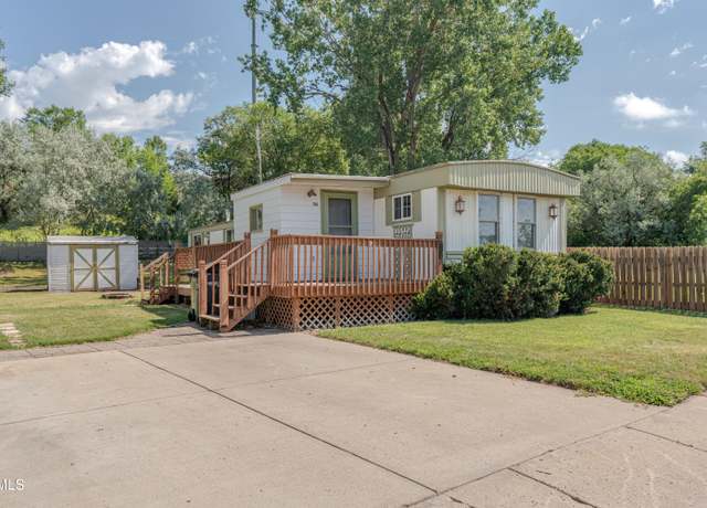 Property at 1620 Pennsylvania Ave, Bismarck, ND 58504, 2 beds, 1 bath